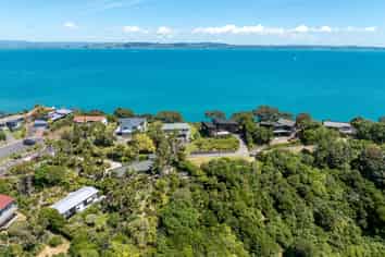 67 Kennedy Point Road, Surfdale