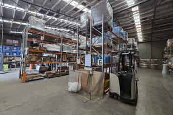 Extensive & Modern industrial Packaging House 