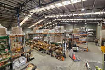 Extensive & Modern industrial Packaging House 