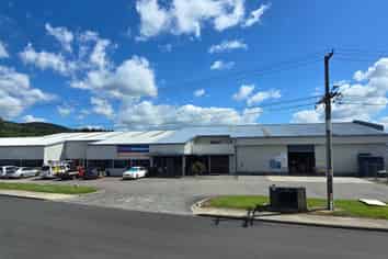 Extensive & Modern industrial Packaging House 