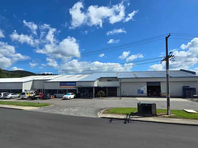 Extensive & Modern industrial Packaging House 