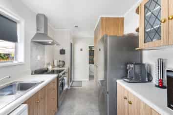 16 Burtts Road, Durie Hill