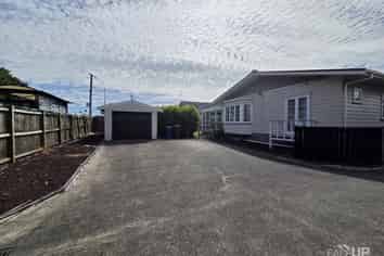 1/16 Northcote Road, Takapuna