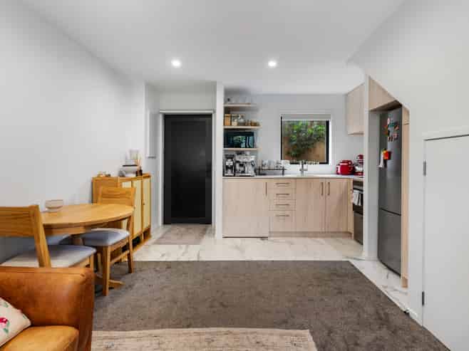 10/10 Yeovil Road, Te Atatu Peninsula