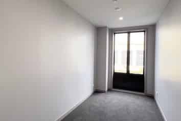 305/2 Launch Road, Hobsonville