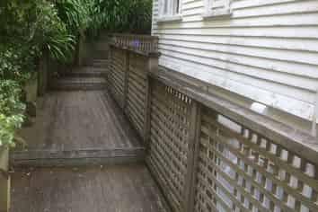 Upper Flat/80 Upland Road, Kelburn