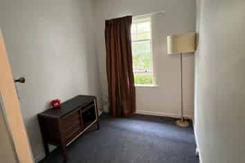 Upper Flat/80 Upland Road, Kelburn