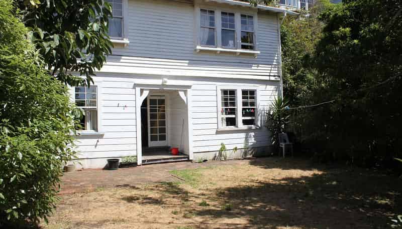 Upper Flat/80 Upland Road, Kelburn