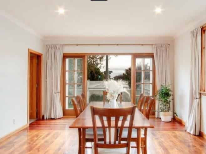 215 Park Road North, Parkvale