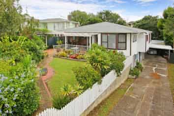 6 Windermere Crescent, Blockhouse Bay