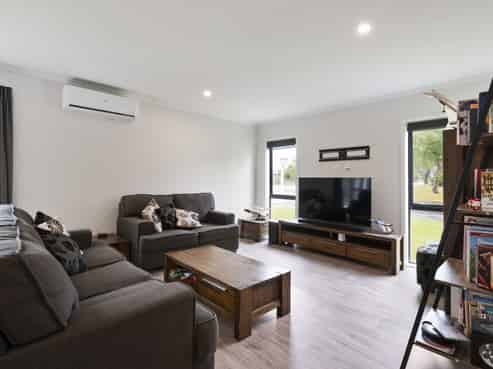 61 Wilson Street, Bulls