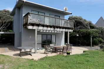 52 The Esplanade, Raumati South