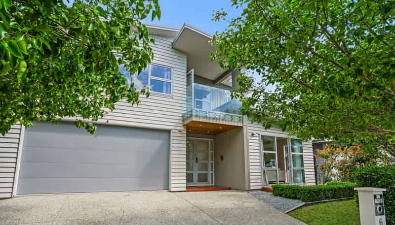 6 Tuatini Place, Long Bay