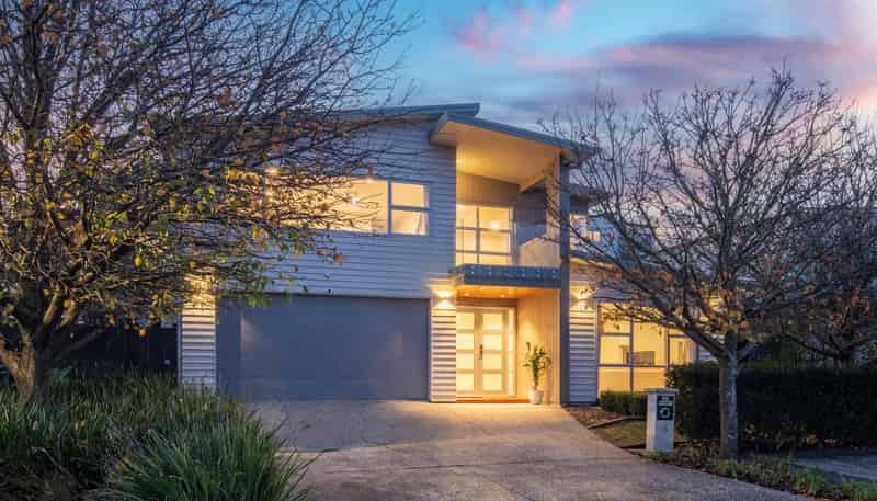 6 Tuatini Place, Long Bay