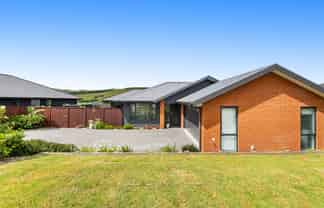 13 Porokaiwhiri Avenue, Helensville