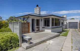 8 Charles Street, Weston