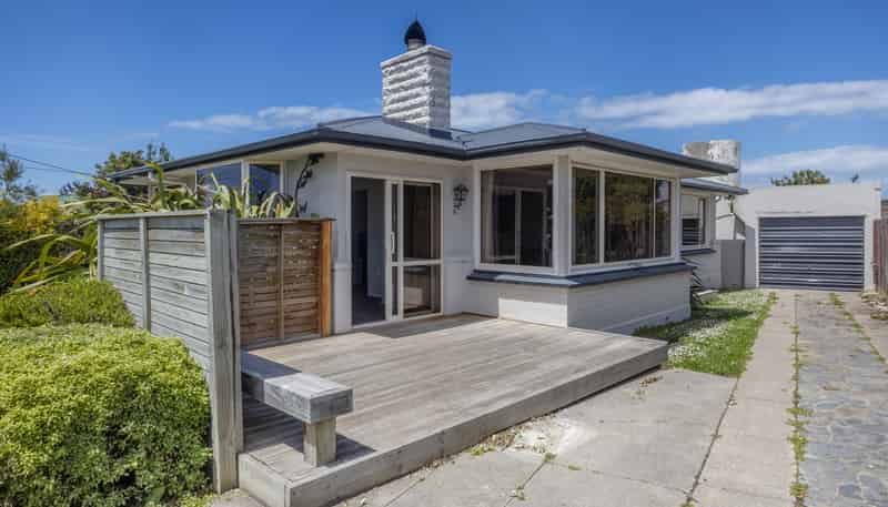 8 Charles Street, Weston