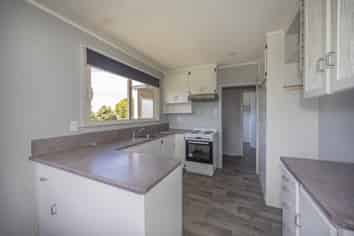 8 Charles Street, Weston