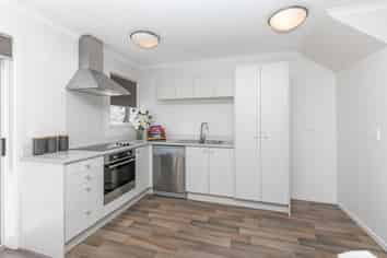 75 Chiefs Court, Hamilton East