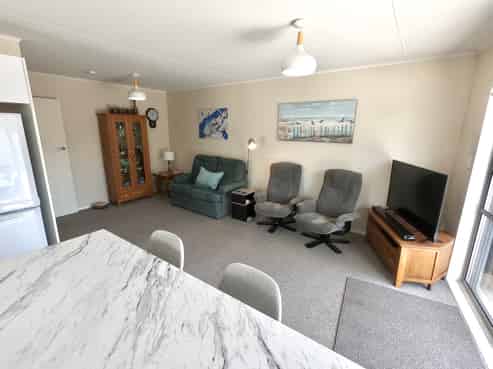 4/4 Princes Street, LEVIN