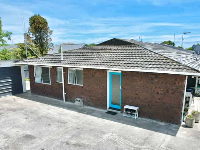 4/4 Princes Street, LEVIN