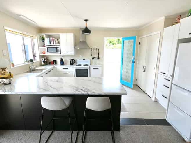 4/4 Princes Street, LEVIN