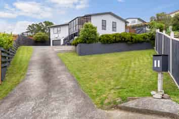 11 Sunhaven Drive, Newlands