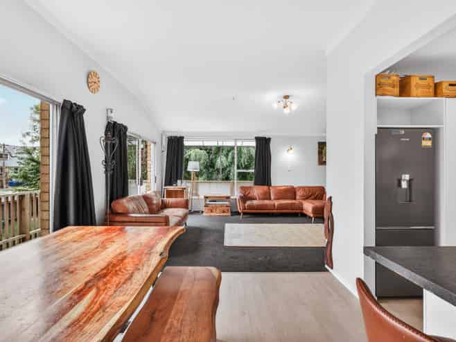 1/16 Sunset Street, Hilltop