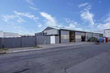 Prime Commercial Industrial Opportunity!