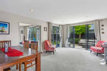 53A Fairway Drive, SHIRLEY