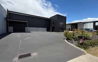 Near new, stand-alone, HIGH PROFILE!