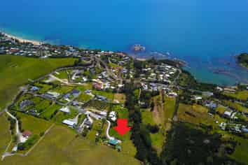 9/11 Ocean View Road, Cable Bay