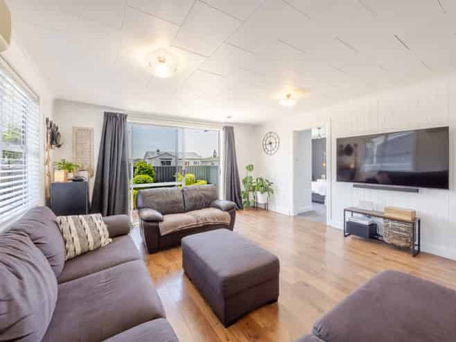 807 Willowpark Road North, Hastings