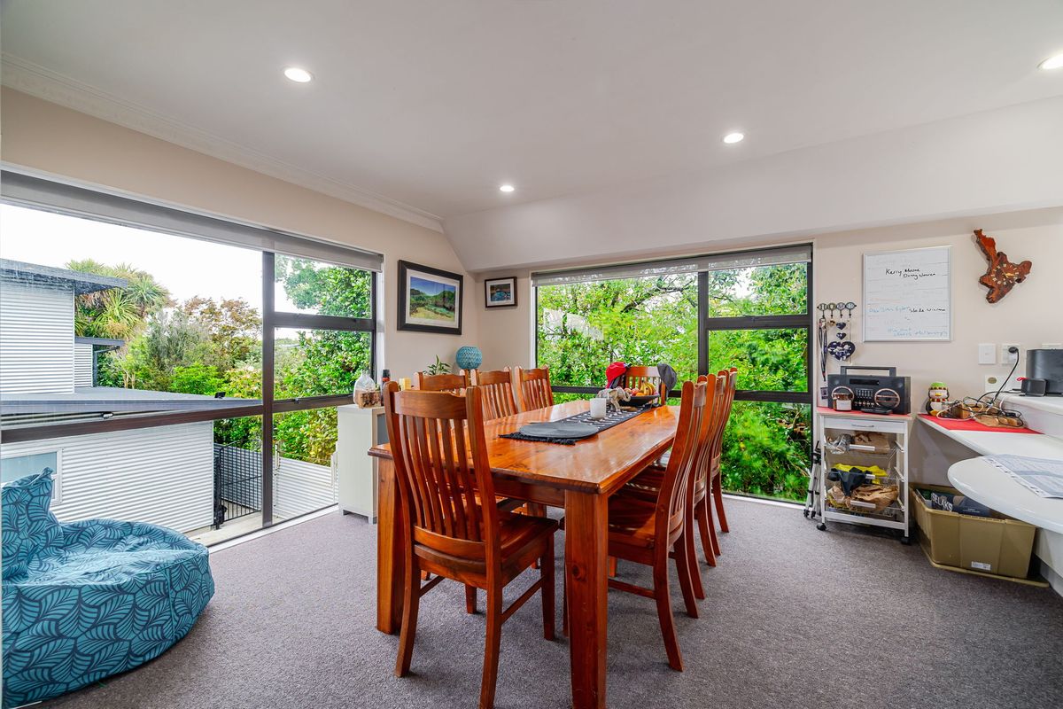 Absentee Landlord Says SELL!! - Mehr