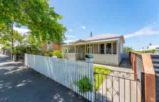 87 Avenue Road, West End