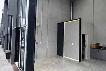 Urgent Sale – Mt Wellington Warehouse $180,000 Und