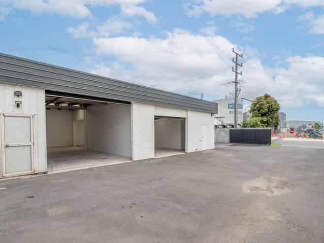 Flying high - versatile Mount industrial