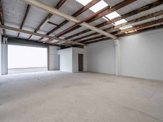 Flying high - versatile Mount industrial