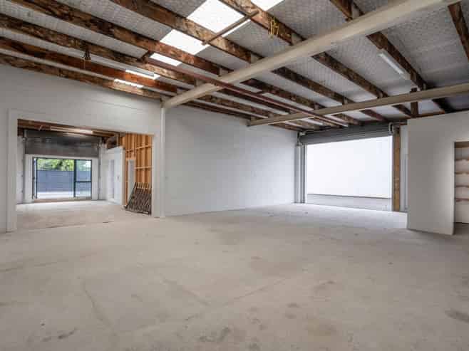 Flying high - versatile Mount industrial