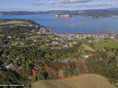 70E Centennial Drive, Whitianga