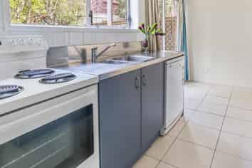 2/48 Mirrabooka Avenue, Howick