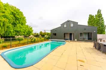 768 Seadown Road, Seadown