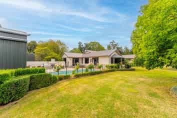 768 Seadown Road, Seadown