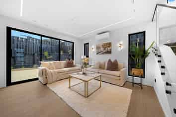 7B Sirius Place, Botany Downs