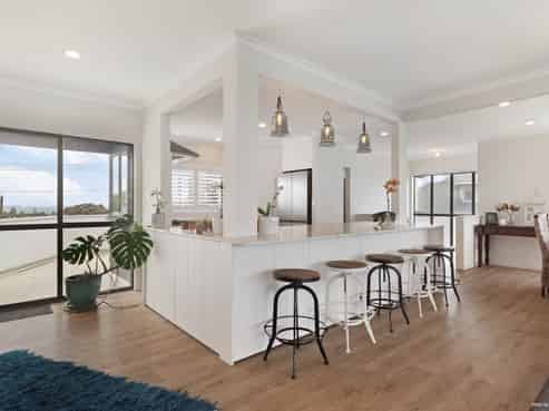 827 Whangaparaoa Road, Manly