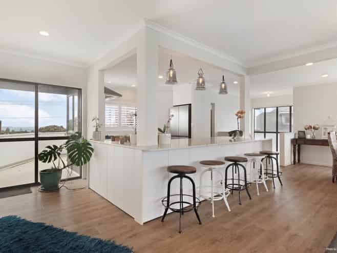 827 Whangaparaoa Road, Manly