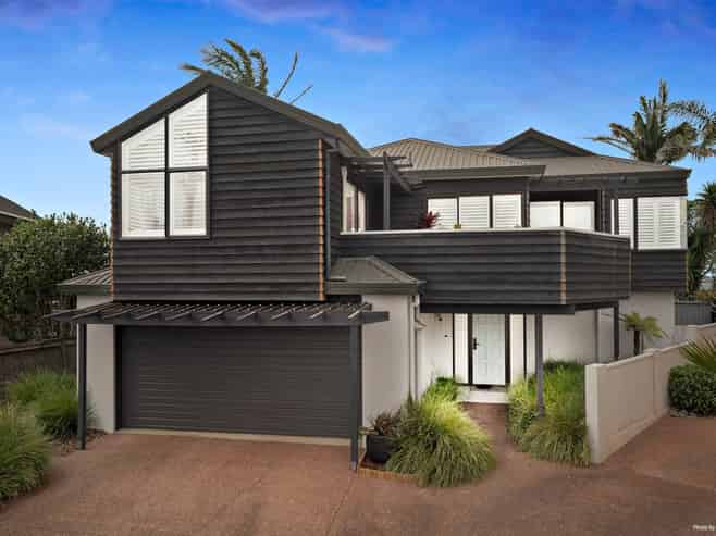 827 Whangaparaoa Road, Manly