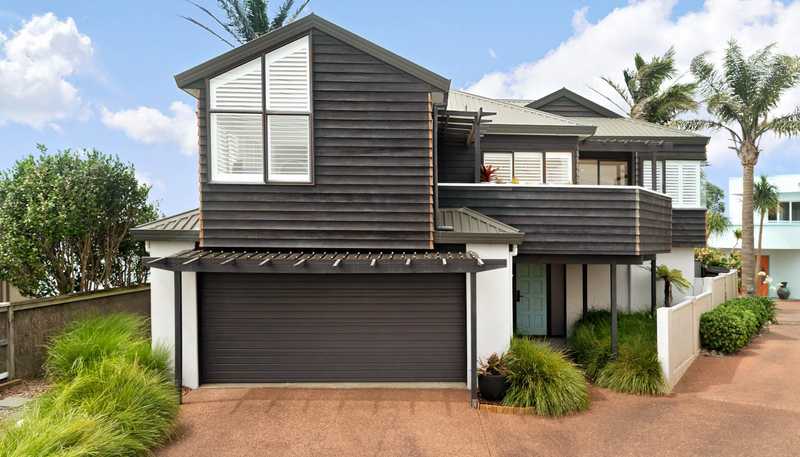 827 Whangaparaoa Road, Manly