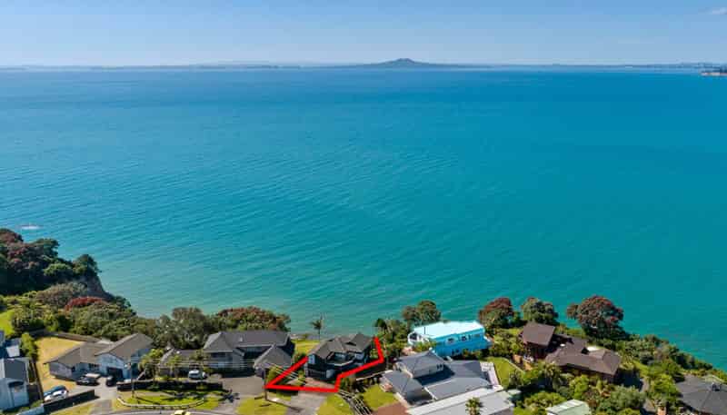 827 Whangaparaoa Road, Manly