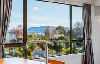 44 Tremaine Avenue, Two Mile Bay